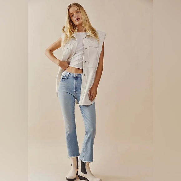 NWT MOTHER The Insider Crop Step Fray
Jeans in Limited Edition Size 27 - Picture 3 of 9